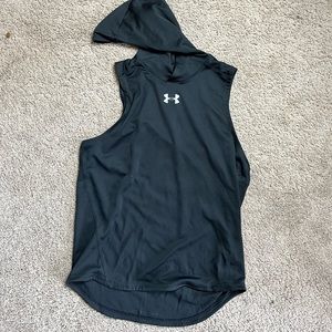 Under Armour black hooded sleeveless (L)